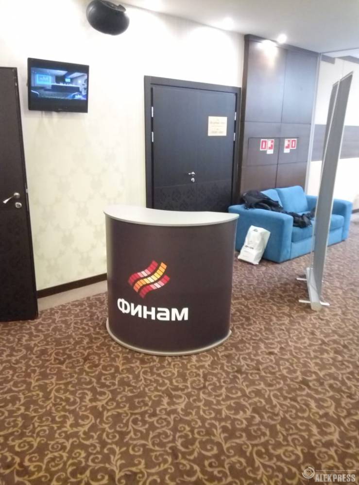 Стойка брендированная Финам